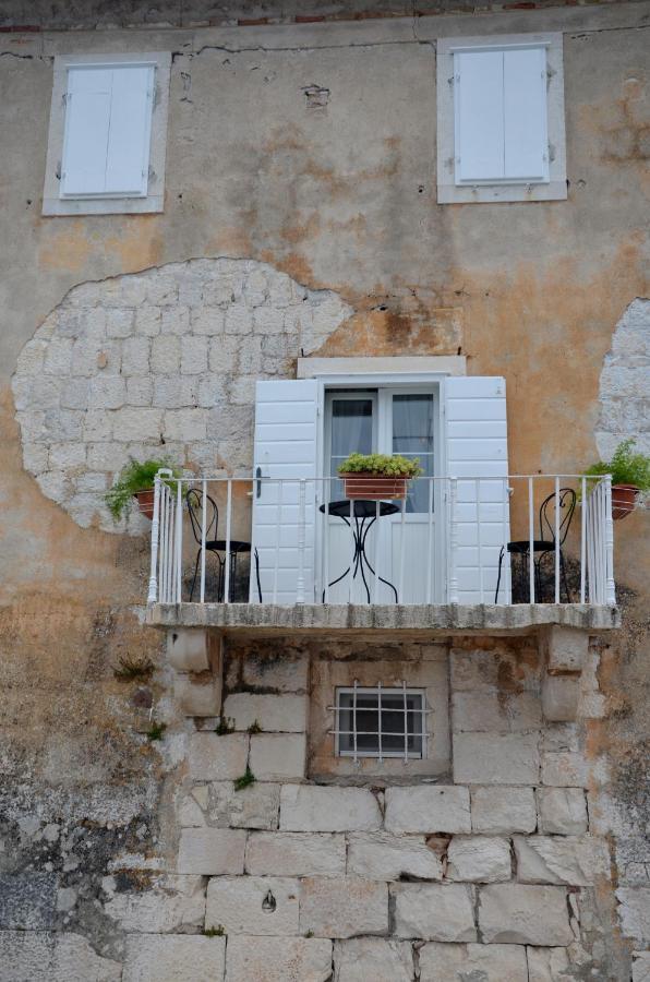 Appartement Castel Nonna Franka à Sutivan Extérieur photo