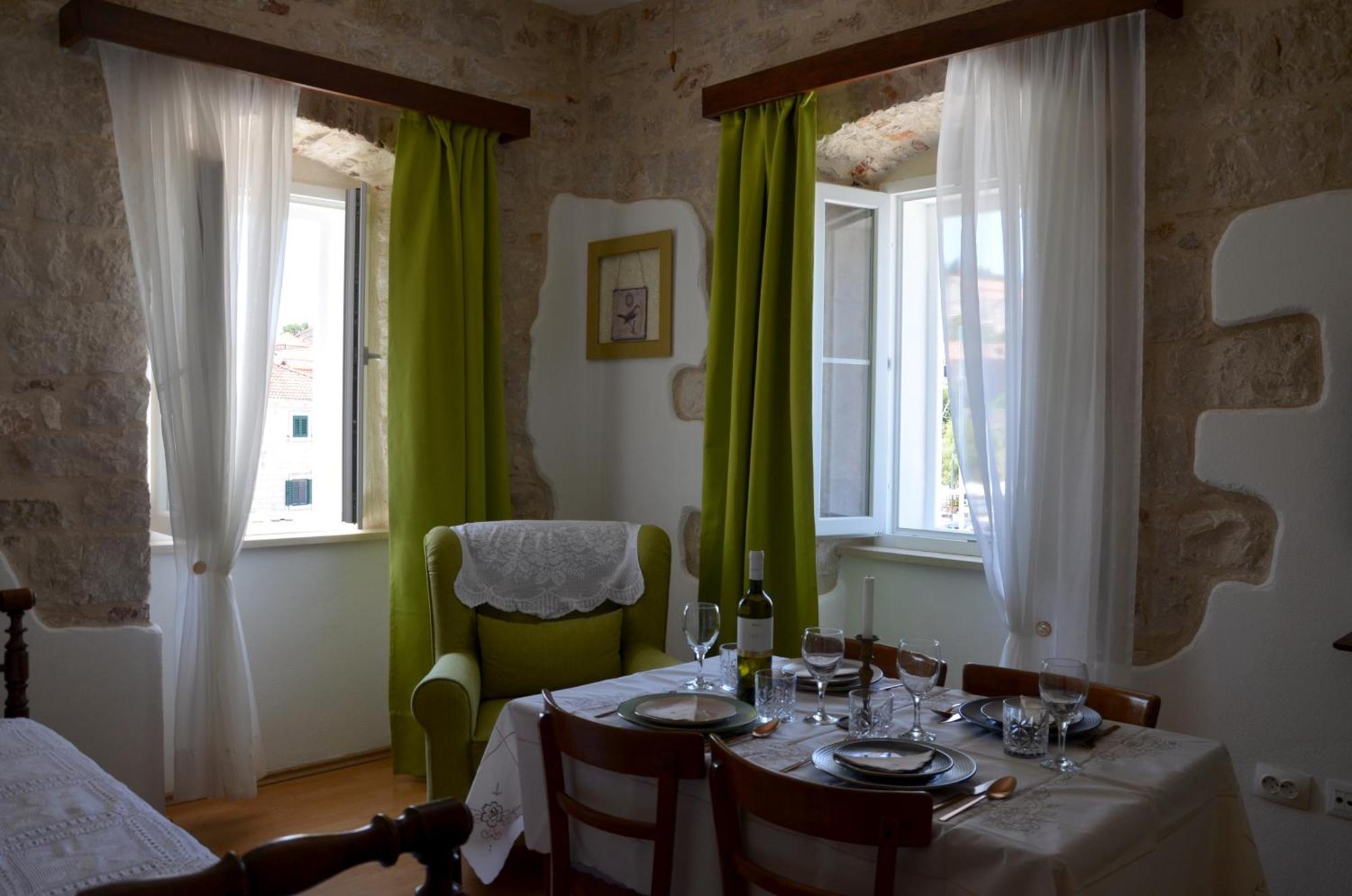 Appartement Castel Nonna Franka à Sutivan Extérieur photo