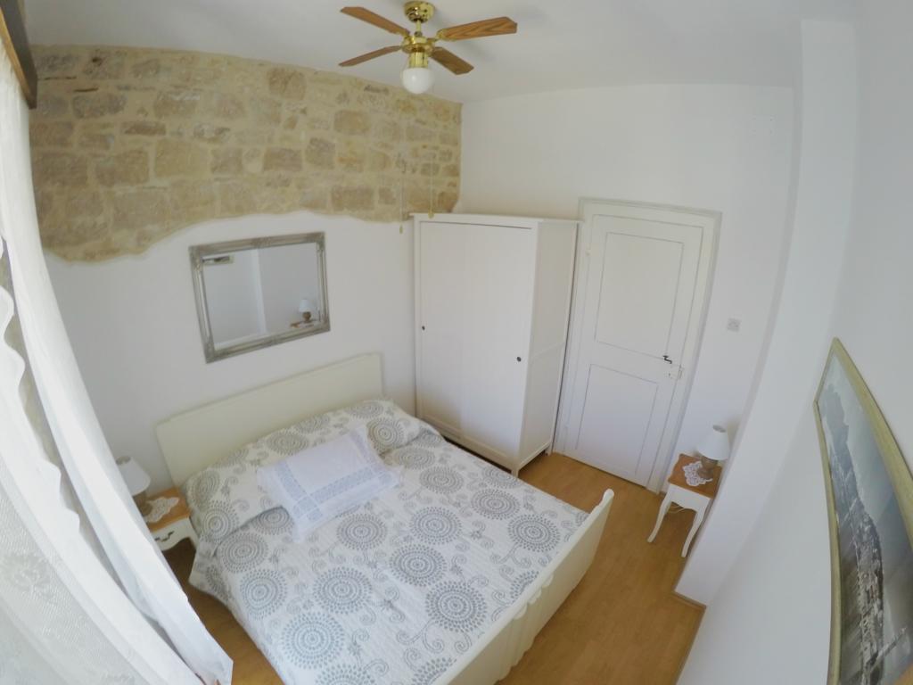Appartement Castel Nonna Franka à Sutivan Extérieur photo