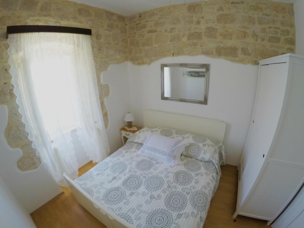 Appartement Castel Nonna Franka à Sutivan Extérieur photo