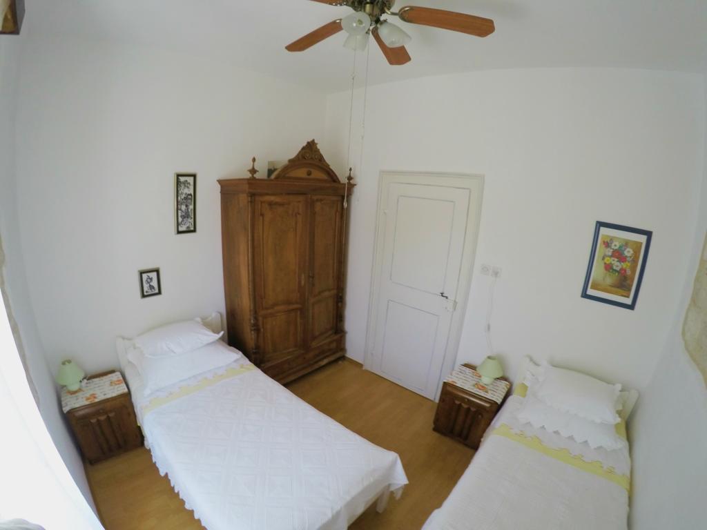 Appartement Castel Nonna Franka à Sutivan Extérieur photo