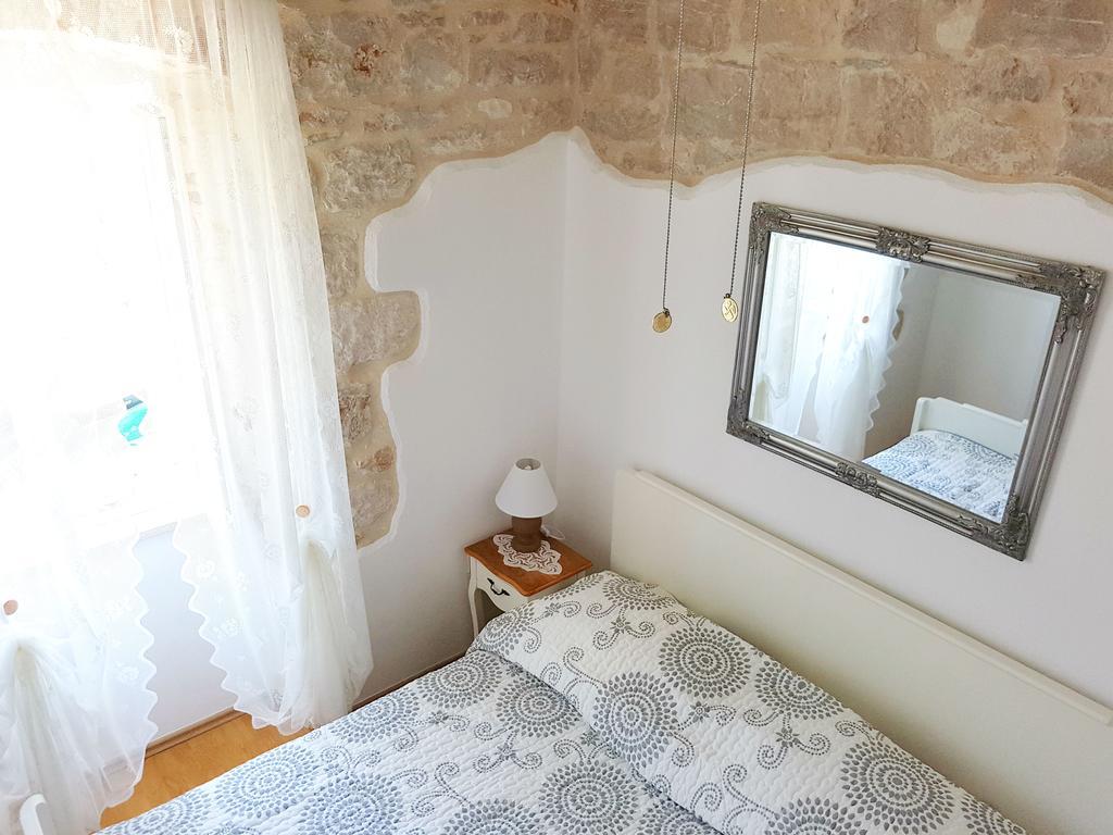Appartement Castel Nonna Franka à Sutivan Extérieur photo